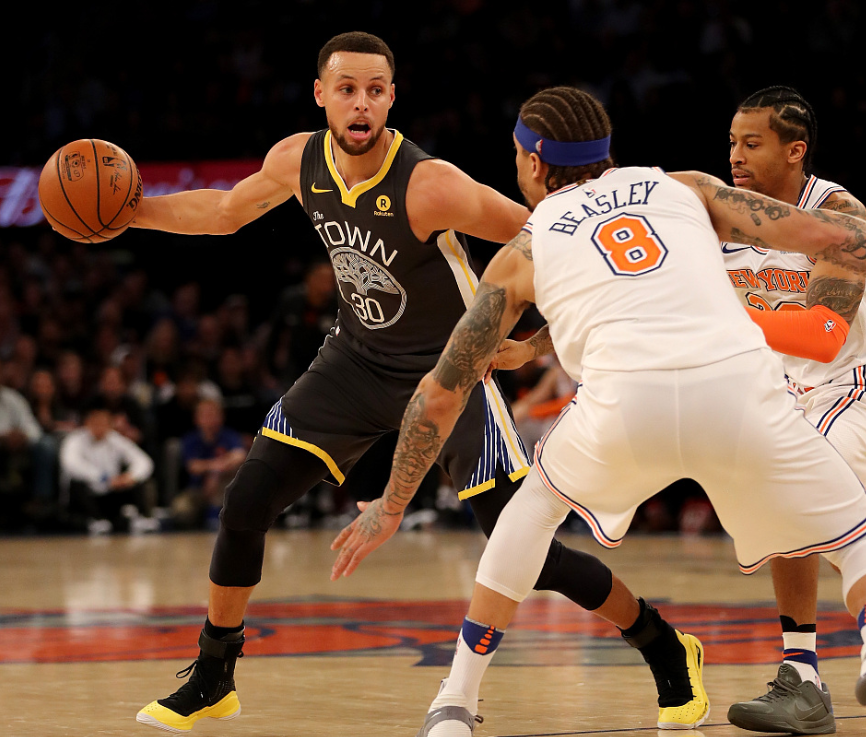 勇士遭尼克斯绝杀，库兹马一夜爆发战功显赫()