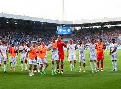 圣保罗主场大获全胜，晋级下一轮()