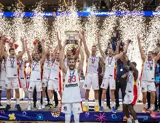 意大利队在欧锦赛上展开征程()