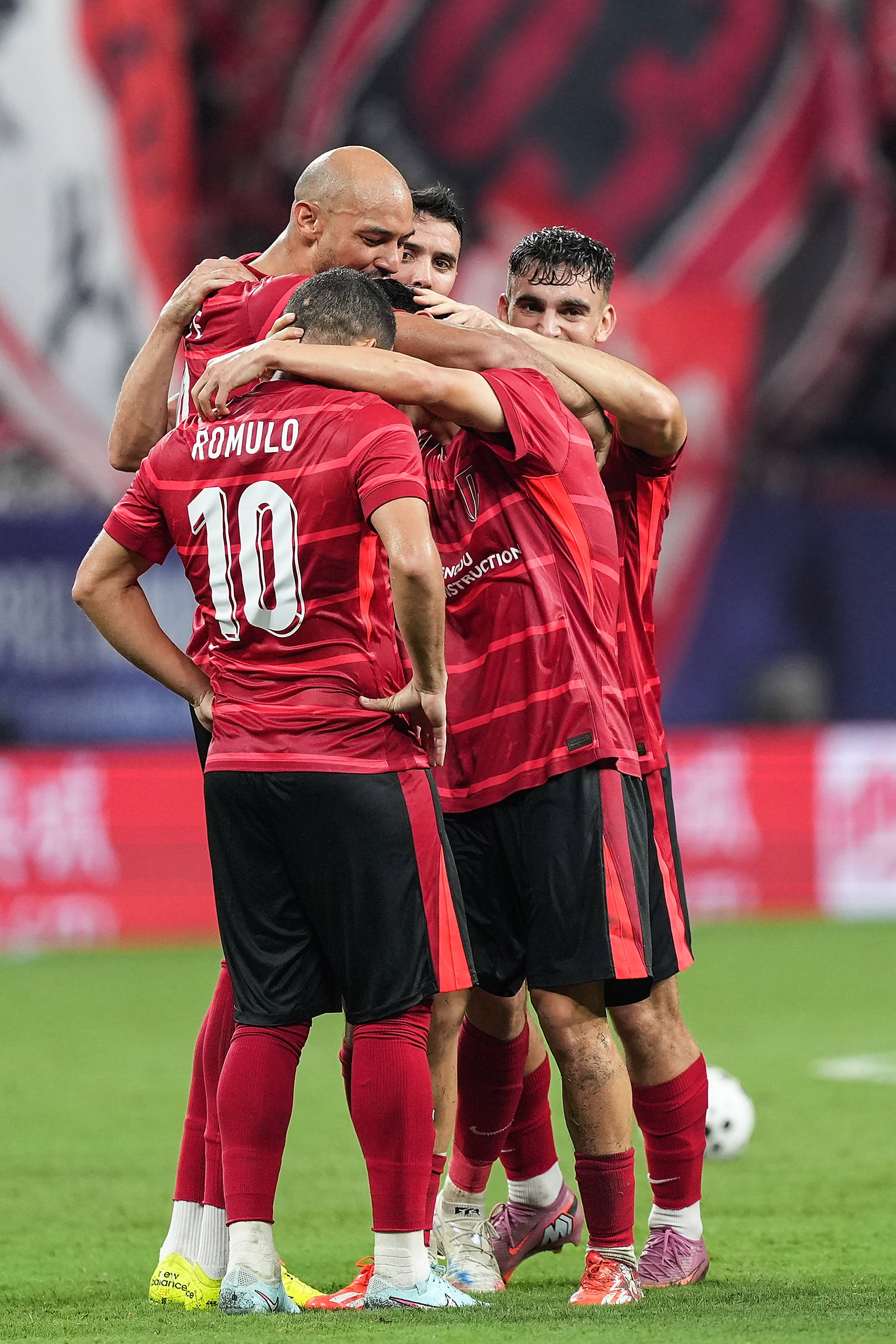 足球明星在亚洲俱乐部足球锦标赛中闪耀登场()